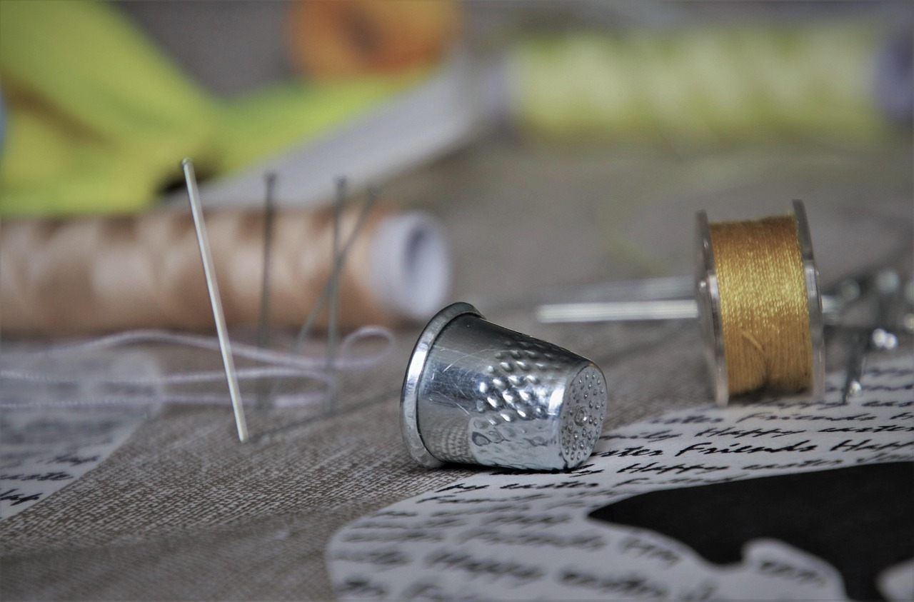 Replacement pod cartridges and coil heads laid out in bulk packaging